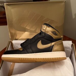 Nike Men's Air Jordan one retro high OGGS Black and Gold Sneakers